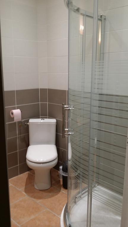 Les Portes Du Soleil Bed and Breakfast Capestang Kamer foto