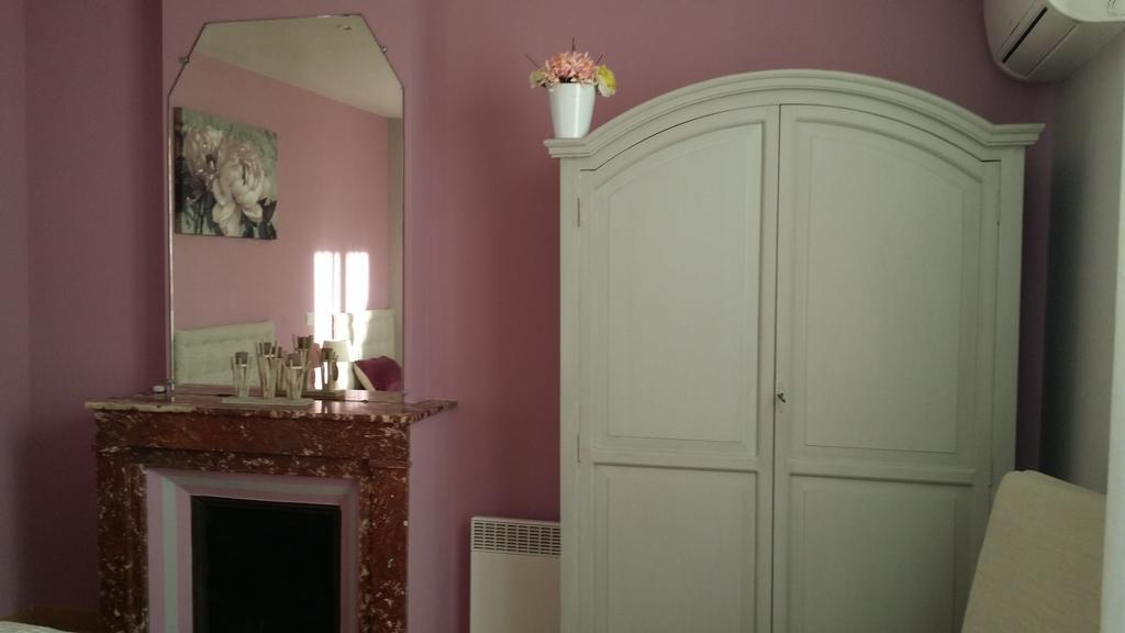 Les Portes Du Soleil Bed and Breakfast Capestang Kamer foto