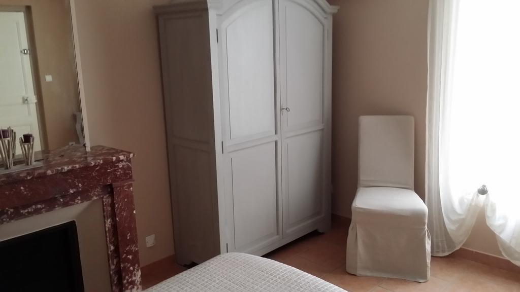Les Portes Du Soleil Bed and Breakfast Capestang Buitenkant foto