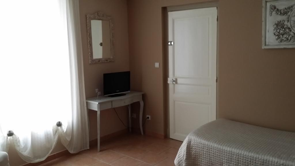 Les Portes Du Soleil Bed and Breakfast Capestang Buitenkant foto